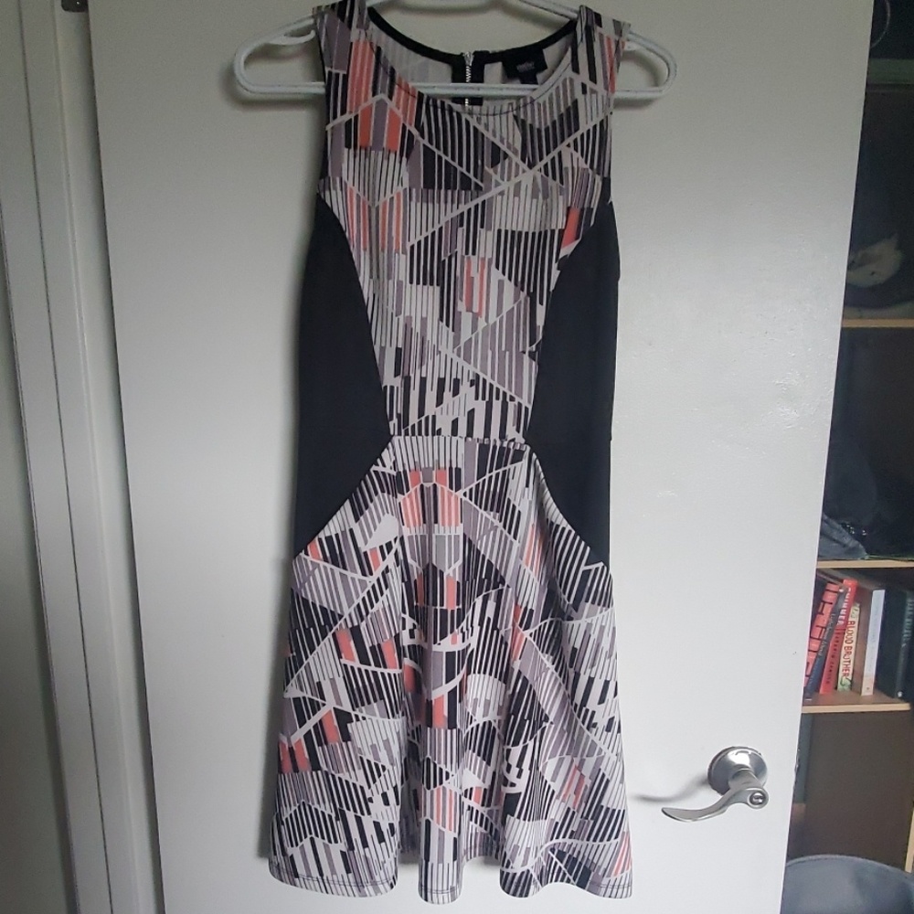Dress w/ POCKETS!